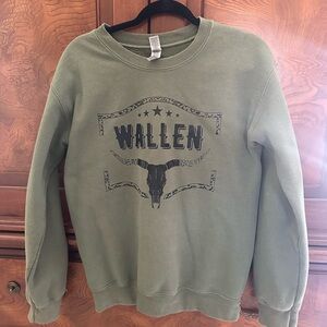 Morgan Wallen Gildan Green Crewneck Sweatshirt with Graphic Design